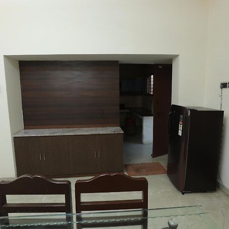 Happyhomes Porur -Near Rmz Software Park-Commerzone-Dlf It Sez Park -L&T Madrás Exterior foto