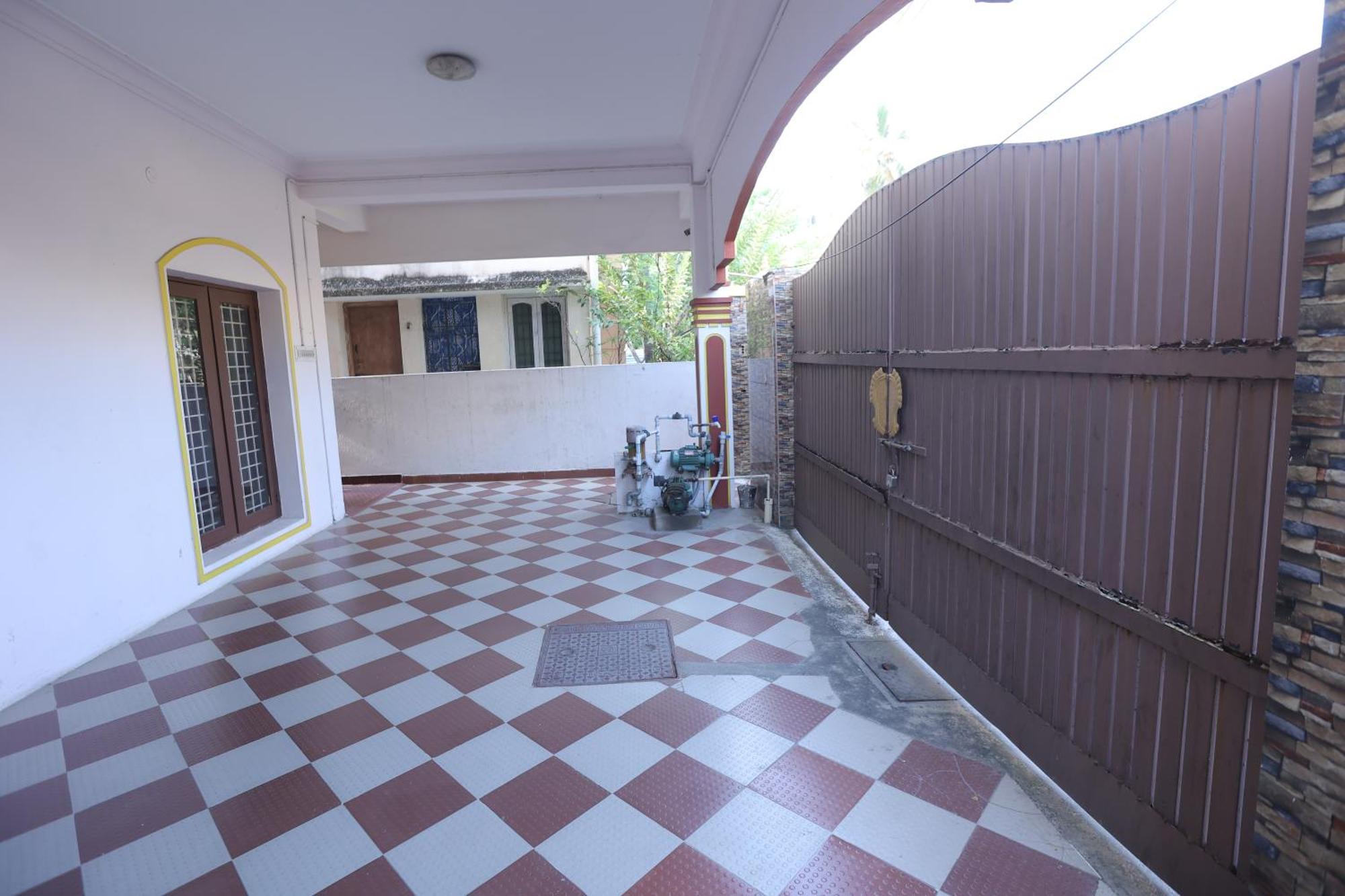 Happyhomes Porur -Near Rmz Software Park-Commerzone-Dlf It Sez Park -L&T Madrás Exterior foto